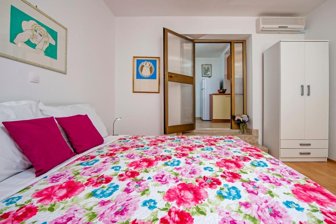 Apartmani&Soba Mimi Rovinj Exterior photo